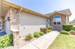 515 Holley Dr, Crown Point, IN 46307 - Photo 3