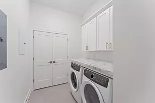 204 N Campbell St, Valparaiso, IN 46385 - Photo 9