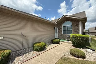 340 Cochran Dr, Crown Point, IN 46307 - Photo 1