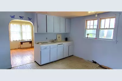 10010 Kennedy Avenue, Highland, IN 46322 - Photo 9