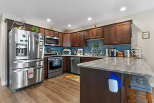 901 9th St SW, Demotte, IN 46310 - Photo 5