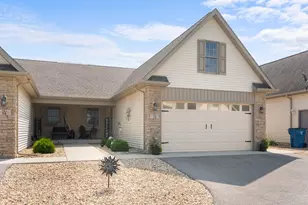 901 9th St SW, Demotte, IN 46310 - Photo 1