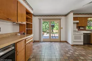 606 S 18th St, Chesterton, IN 46304 - Photo 5