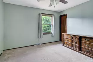 2910 Crows Nest Dr, Hobart, IN 46342 - Photo 15