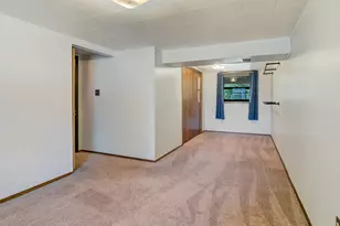 2910 Crows Nest Dr, Hobart, IN 46342 - Photo 21