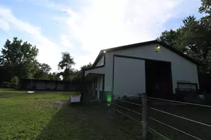 10792 N 600 E, Demotte, IN 46310 - Photo 7