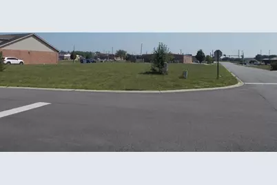 7851 E 108th Avenue, Crown Point, IN 46307 - Photo 3