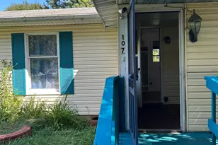 107 N Walker Ave, Morocco, IN 47963 - Photo 3