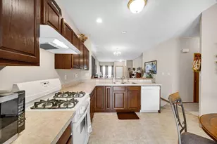 7501 E 111th Ln, Crown Point, IN 46307 - Photo 13