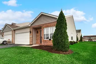 7501 E 111th Ln, Crown Point, IN 46307 - Photo 3