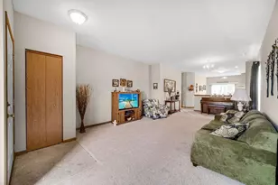 7501 E 111th Ln, Crown Point, IN 46307 - Photo 5