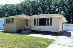 1424 Mississippi Pl, Hobart, IN 46342 - Photo 5