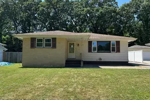 1424 Mississippi Pl, Hobart, IN 46342 - Photo 3