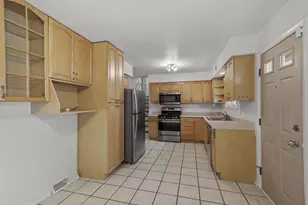 8132 Kraay Ave, Munster, IN 46321 - Photo 9