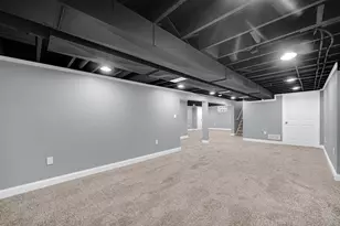 8013 Monaldi Dr, Munster, IN 46321 - Photo 15