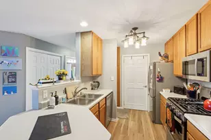 9735 Wildwood Ct, Highland, IN 46322 - Photo 7