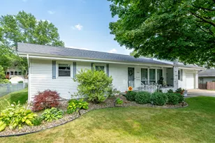 1304 Lafayette St, Valparaiso, IN 46383 - Photo 3