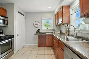 324 Beverly Pl, Munster, IN 46321 - Photo 11