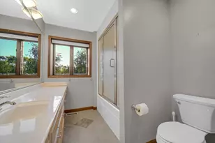 1425 Azalea Dr, Munster, IN 46321 - Photo 21