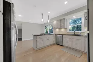 1425 Azalea Dr, Munster, IN 46321 - Photo 9