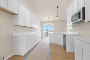 8241 Dylan Dr, Merrillville, IN 46410 - Photo 5