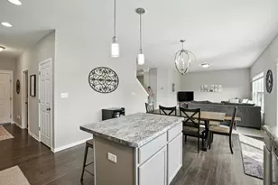 543 Chicory Ln, Valparaiso, IN 46385 - Photo 5