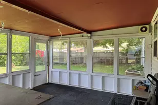 205 W 15th St, La Porte, IN 46350 - Photo 19