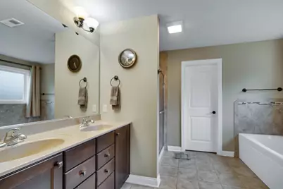 8 W Shakespeare Drive, Valparaiso, IN 46385 - Photo 17