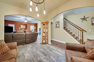 8 W Shakespeare Dr, Valparaiso, IN 46385 - Photo 5