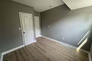 1052 Tyler St, Gary, IN 46402 - Photo 17