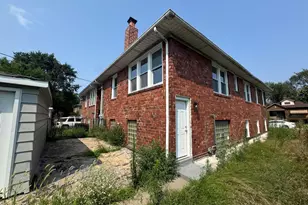 1052 Tyler St, Gary, IN 46402 - Photo 3