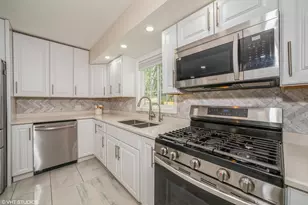 9608 Cypress Ave, Munster, IN 46321 - Photo 5