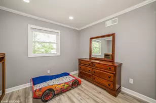 9608 Cypress Ave, Munster, IN 46321 - Photo 11