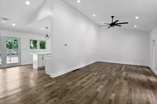 8147 Oakwood Ave, Munster, IN 46321 - Photo 3