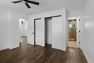 8147 Oakwood Ave, Munster, IN 46321 - Photo 17