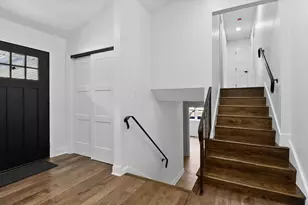 8147 Oakwood Ave, Munster, IN 46321 - Photo 15