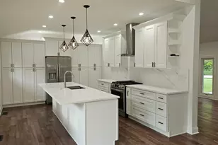 8147 Oakwood Ave, Munster, IN 46321 - Photo 11