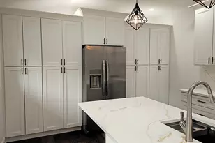 8147 Oakwood Ave, Munster, IN 46321 - Photo 13