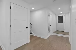 8147 Oakwood Ave, Munster, IN 46321 - Photo 27