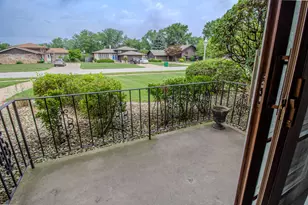 1640 Camellia Dr, Munster, IN 46321 - Photo 7