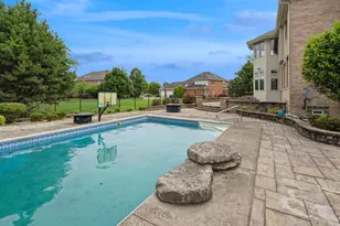 1913 Briarwood Cir, Munster, IN 46321 - Photo 11