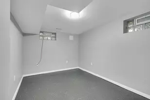 859 Fayette St, Gary, IN 46403 - Photo 11