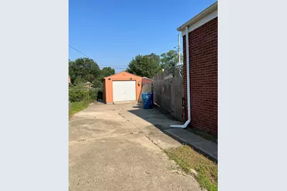 735 Burr Street, Gary, IN 46406 - Photo 11