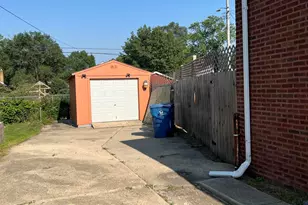 735 Burr St, Gary, IN 46406 - Photo 11