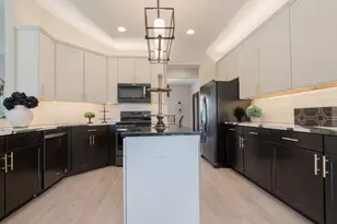 10375 California St, Crown Point, IN 46307 - Photo 5