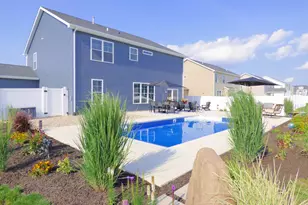 210 Sweetbay St, Valparaiso, IN 46385 - Photo 29