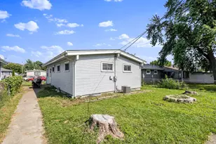 220 S Delaware St, Hobart, IN 46342 - Photo 21