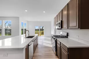 3922 Brander Dr, Valparaiso, IN 46385 - Photo 7