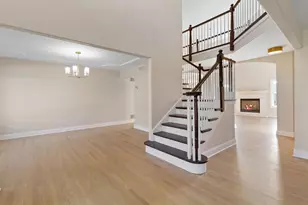 10407 Golden Arch Ave, Saint John, IN 46373 - Photo 5