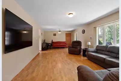 1251 N Mineral Springs Road, Chesterton, IN 46304 - Photo 9